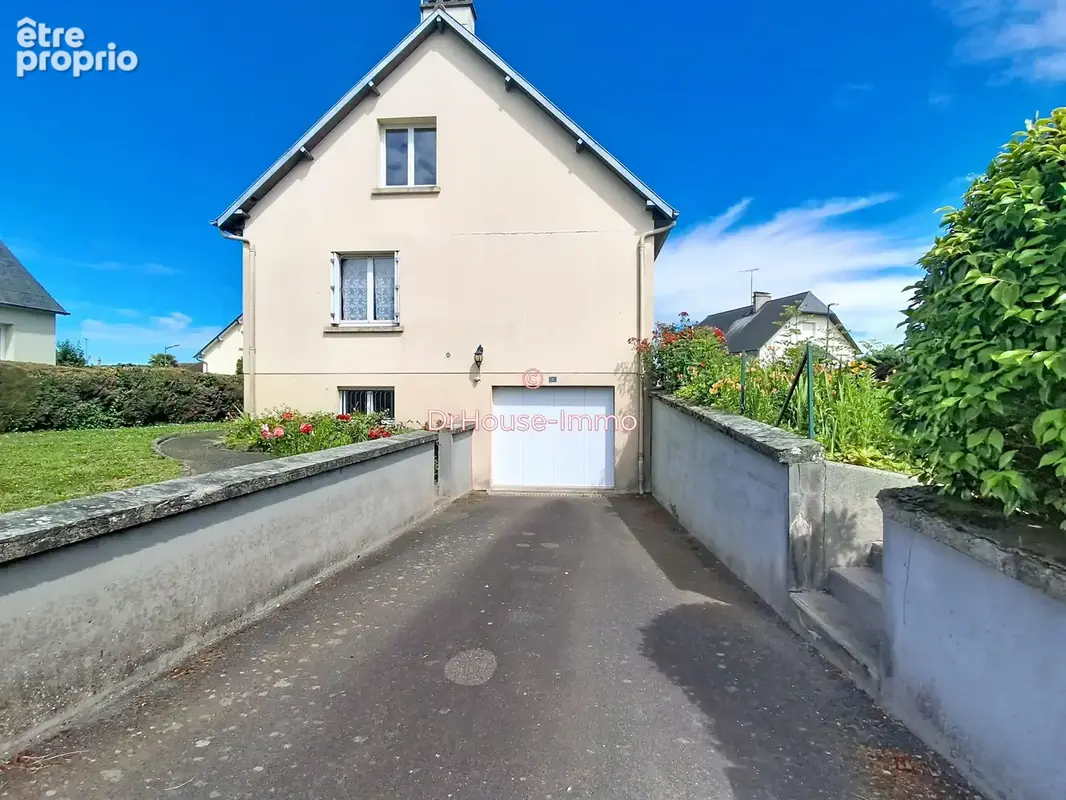 Maison à SAINT-HILAIRE-DU-HARCOUET