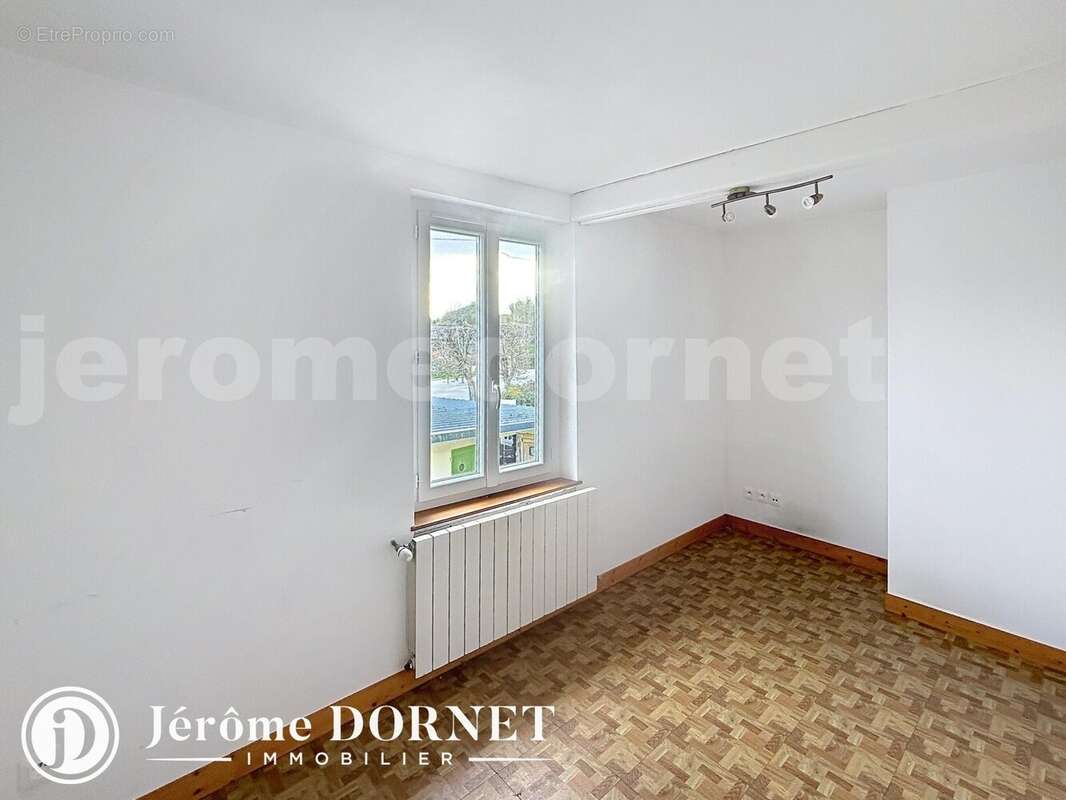 war_00008 - Maison à CREVECOEUR-LE-GRAND