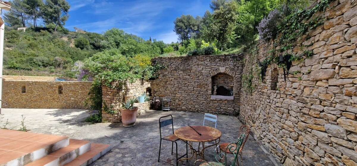 Maison à LE CASTELLET