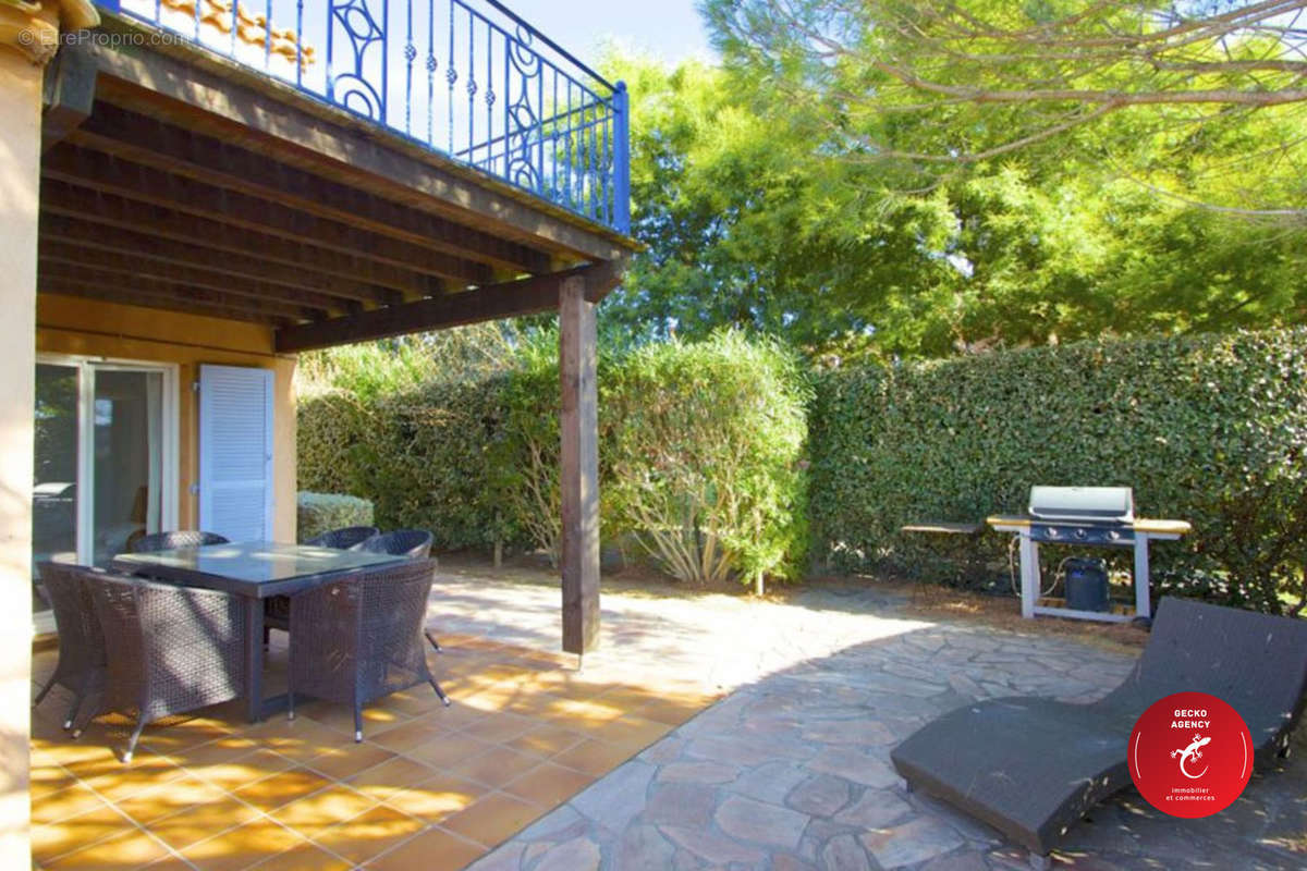 Maison à ROQUEBRUNE-SUR-ARGENS