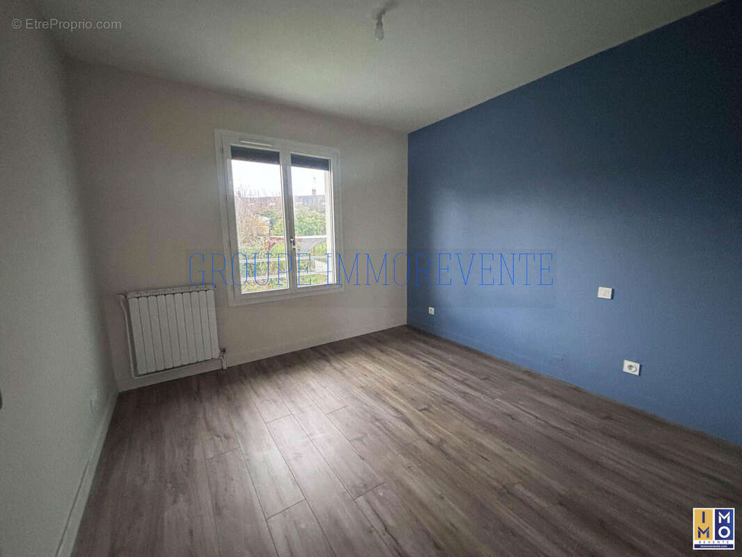 Maison à LA CHAPELLE-SAINT-URSIN