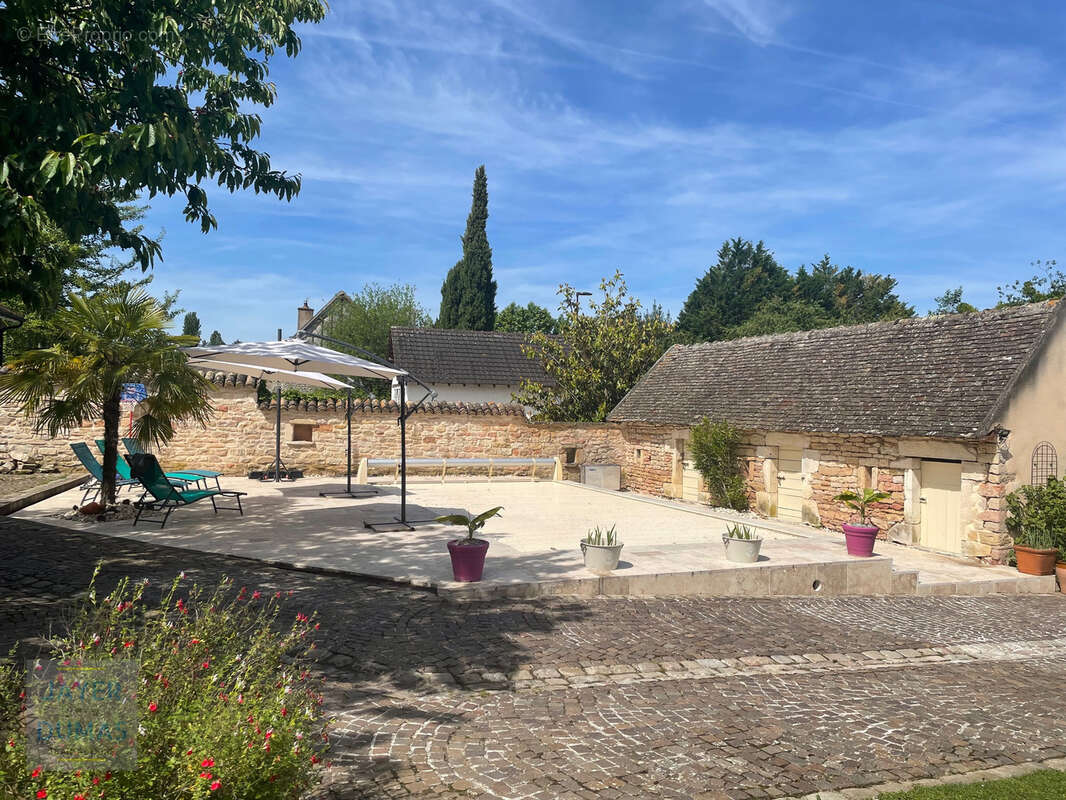 ALLERIOT - Magnifique demeure 6 Chambres, vaste Garage et Piscine - - photo 4