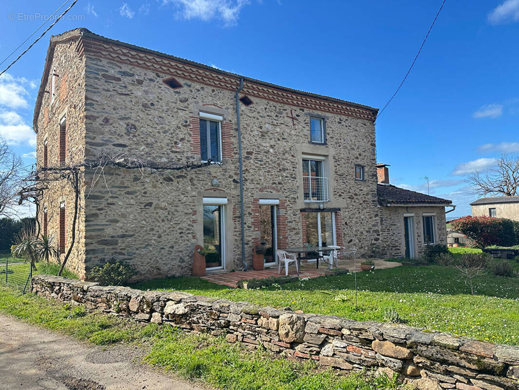 Maison à VILLEFRANCHE-D'ALBIGEOIS