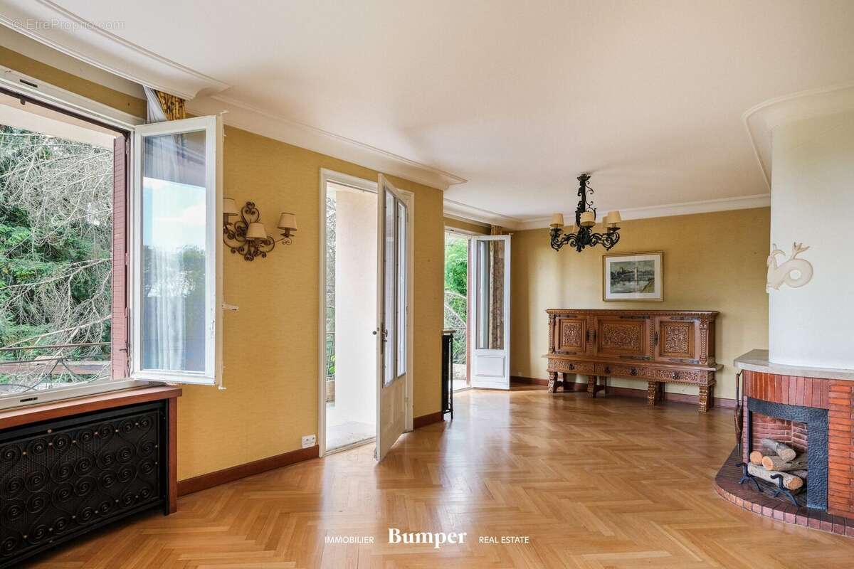 Maison à SAINT-CYR-AU-MONT-D'OR
