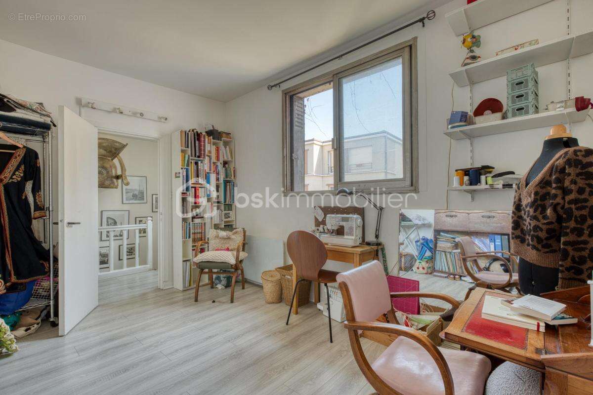 Maison de ville T5 (4 chambres) de 155 m2 - VILLA CHASSAGNOLLE - LES LILAS - photo 17