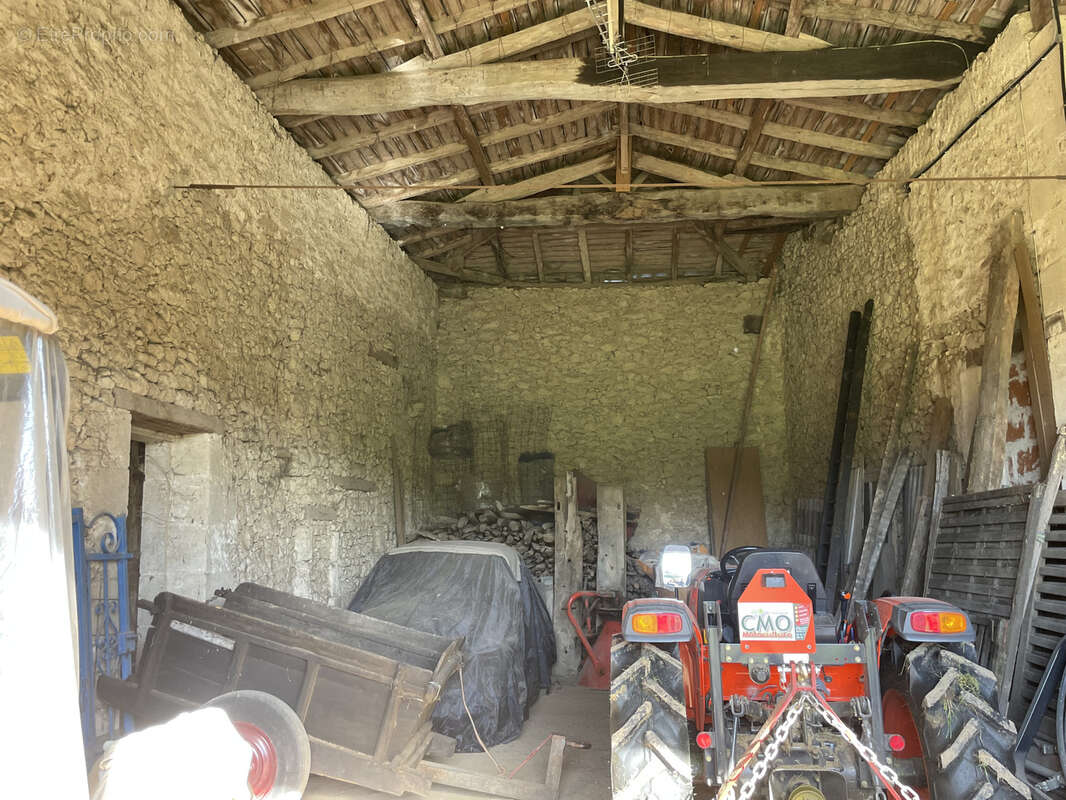 Maison à PUJOLS
