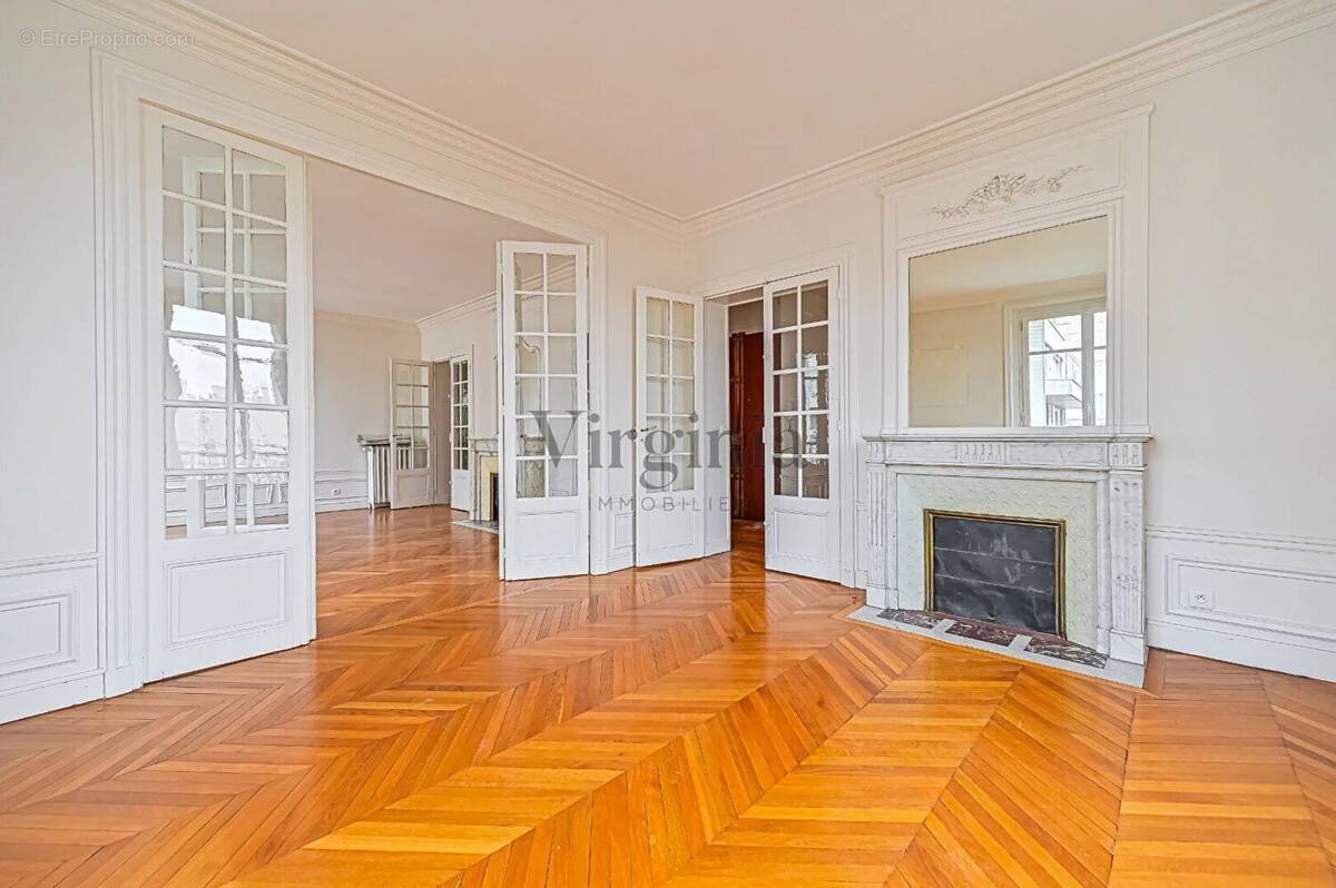 Appartement à CHARENTON-LE-PONT
