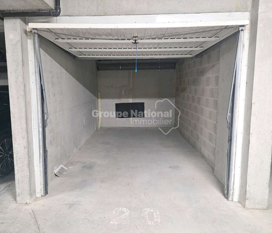 Parking / box Miramas 12,75 m²  Résidence récente et sécurisée - photo 2