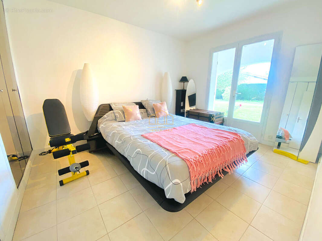 Maison à vendre 208m2 sur grand terrain au calme à Gujan-Mestras - photo 13
