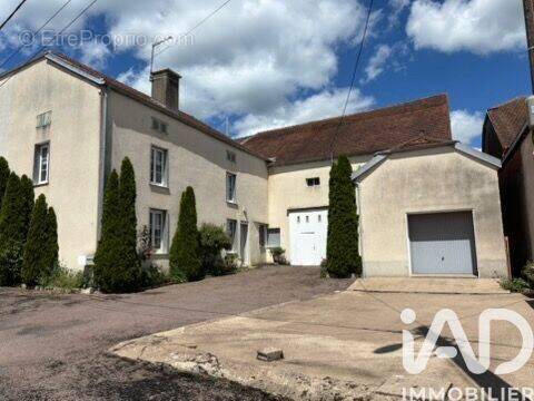 Photo 1 - Maison à GENEVRIERES