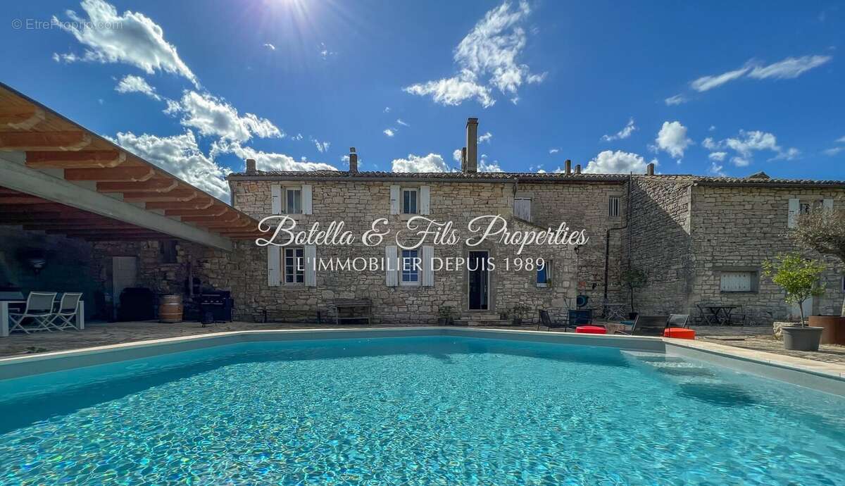 Maison à BARJAC