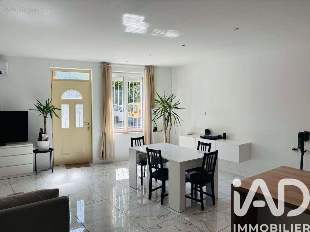 Photo 2 - Maison à MARSEILLE-11E