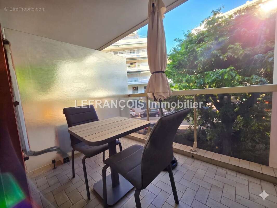 Appartement à LE CANNET