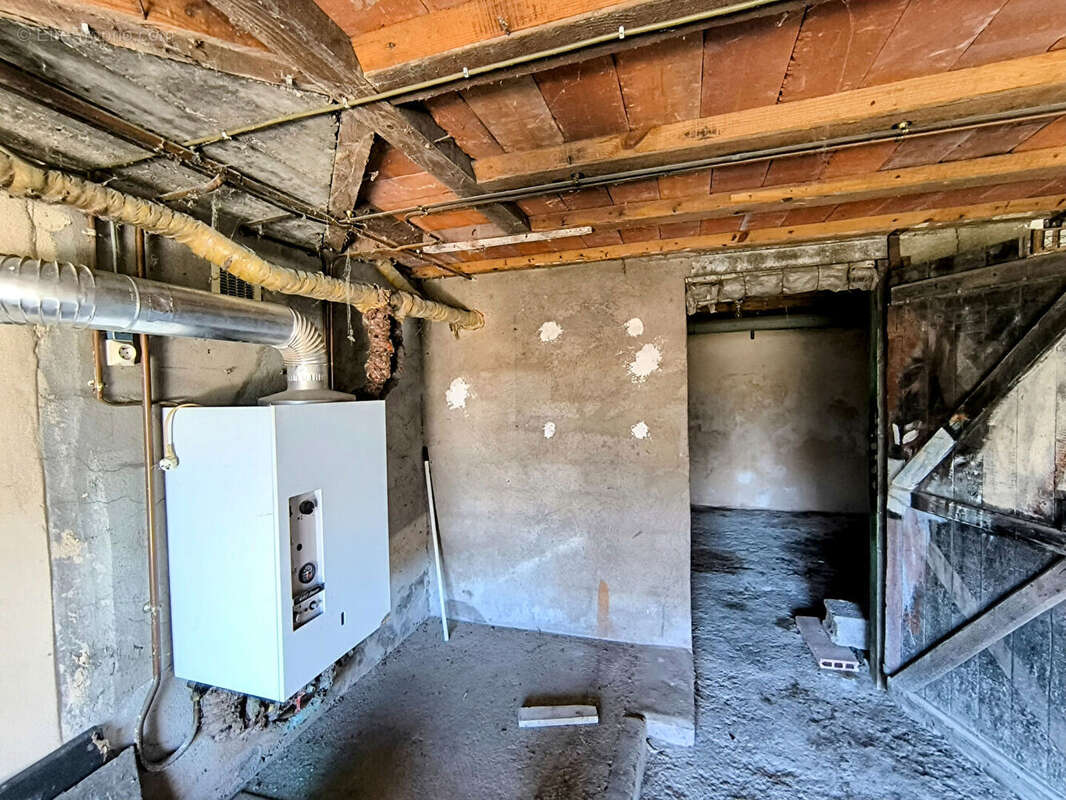 Maison à SAINT-ELOY-LES-MINES