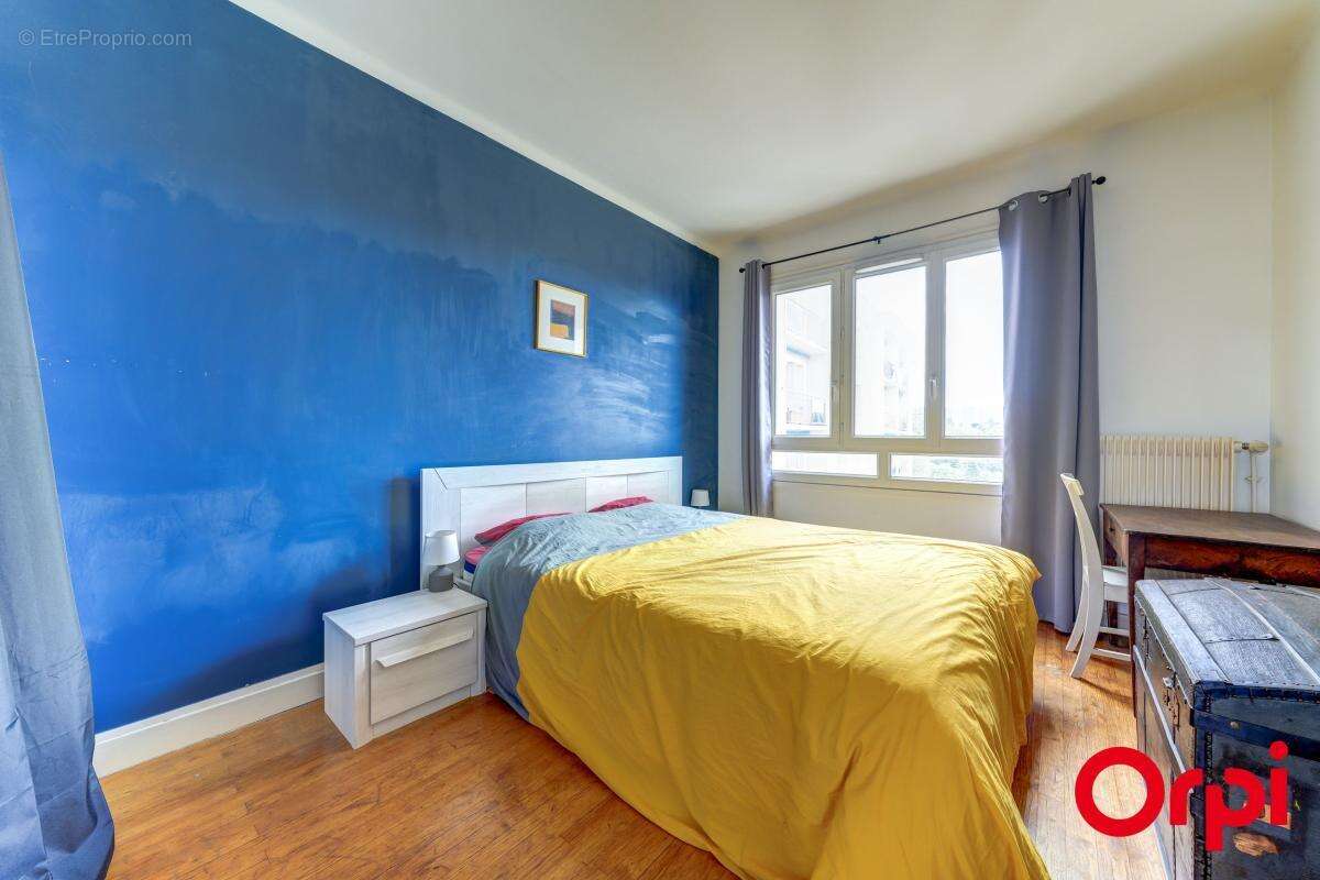 CALUIRE CENTRE BOURG - T3 de 79 m² avec vue dégagée - photo 8