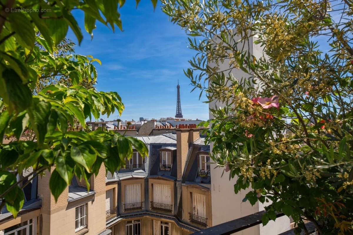 Appartement à PARIS-16E