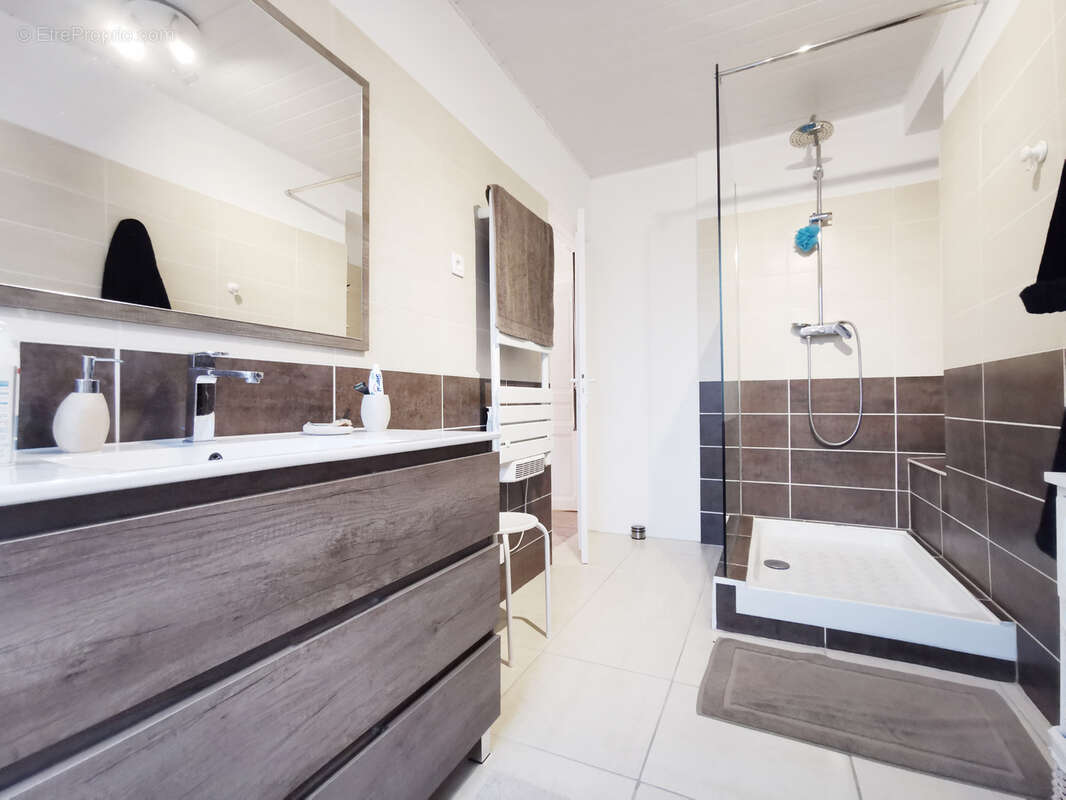 Maison à SAINT-ANDRE-LES-VERGERS