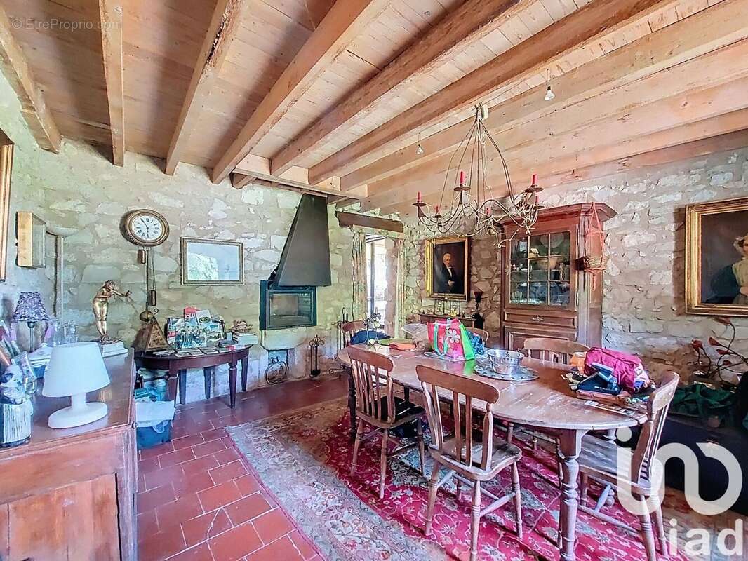 Maison 255 m² à Castillon-Massas  - photo 6