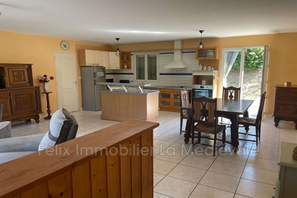 Maison 95 m² à Vitrac  - photo 9