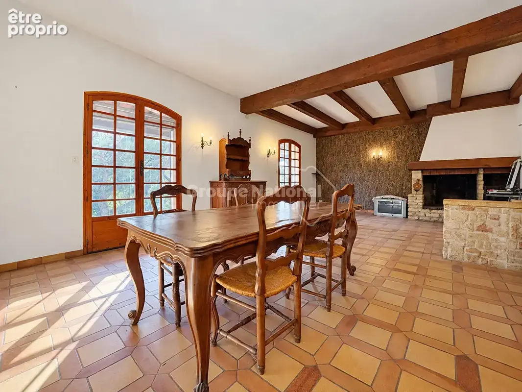 Maison de caractère de 136 m² - 3 chambres - Terrain de 1 862 m²  - Pélissanne - photo 6