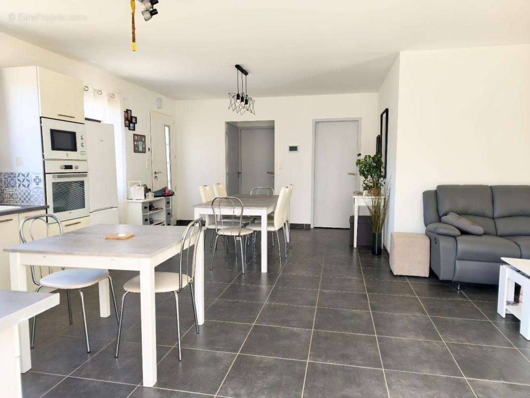 Maison à NESMY