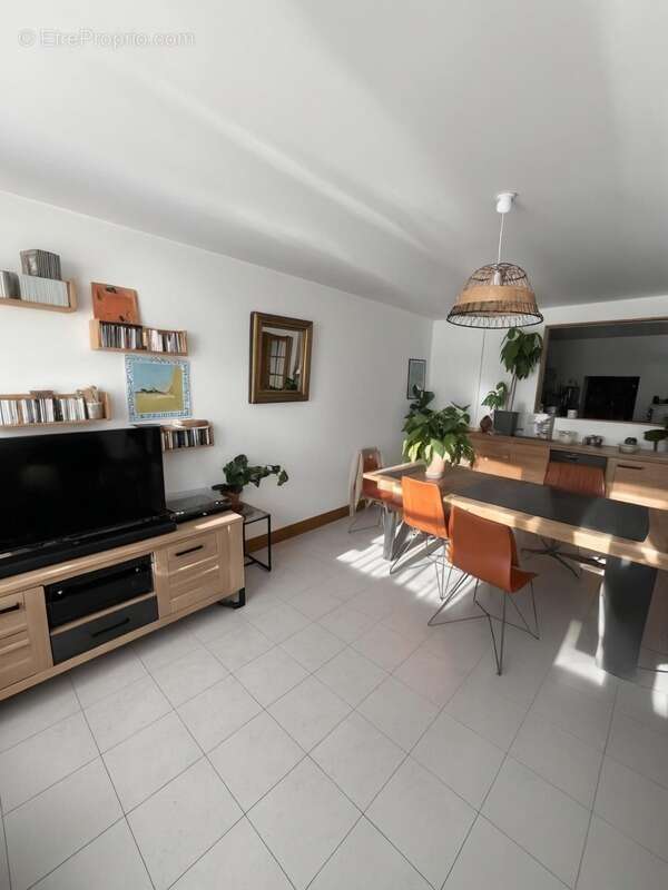 Maison à SAINT-JEAN-D'ANGELY