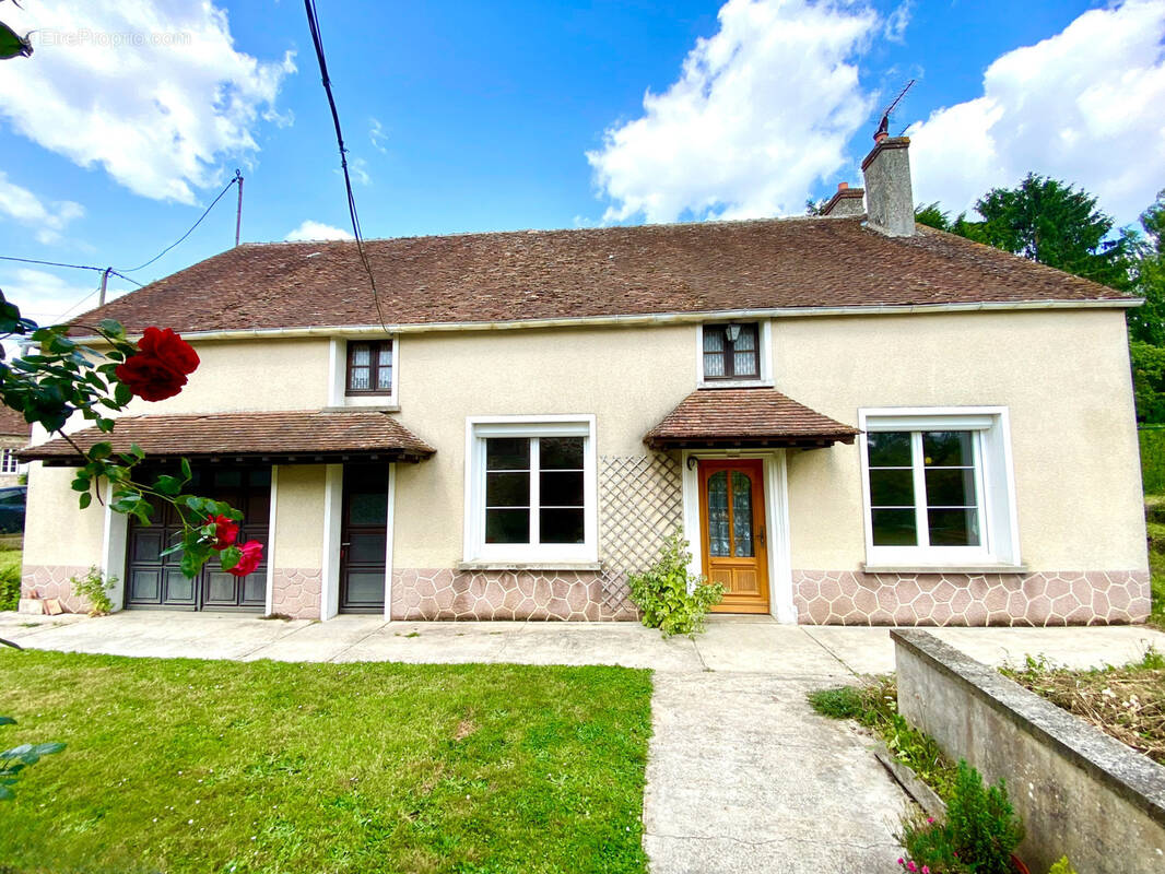 Maison à LOUAN-VILLEGRUIS-FONTAINE