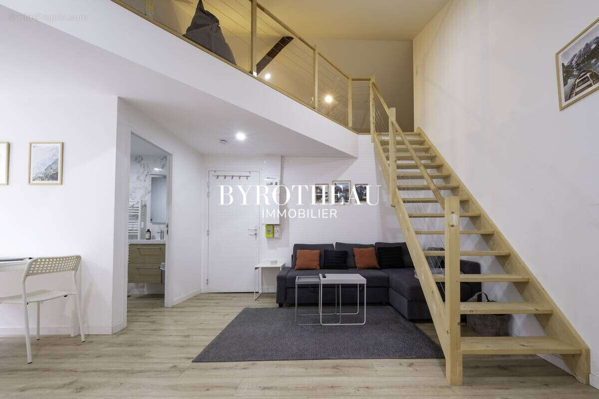 Appartement à SEGRE