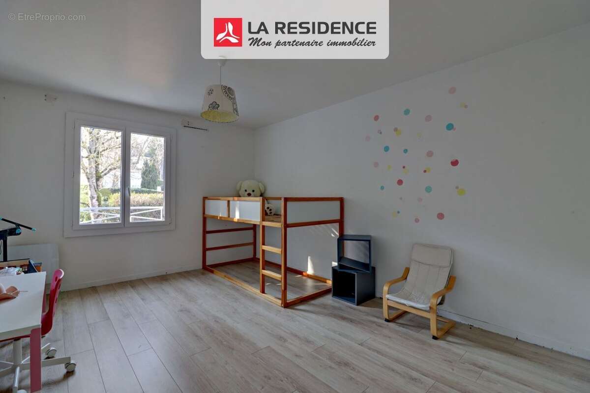 Maison 112 m² à Aulnay-Sur-Mauldre  - photo 8