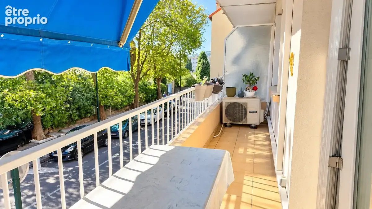T3 avec balcon, stationnement et cave   Hyères - photo 3