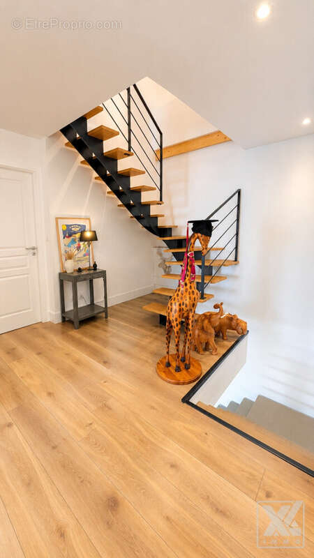 Briançon - Elégante maison familiale de 194 m² - photo 5