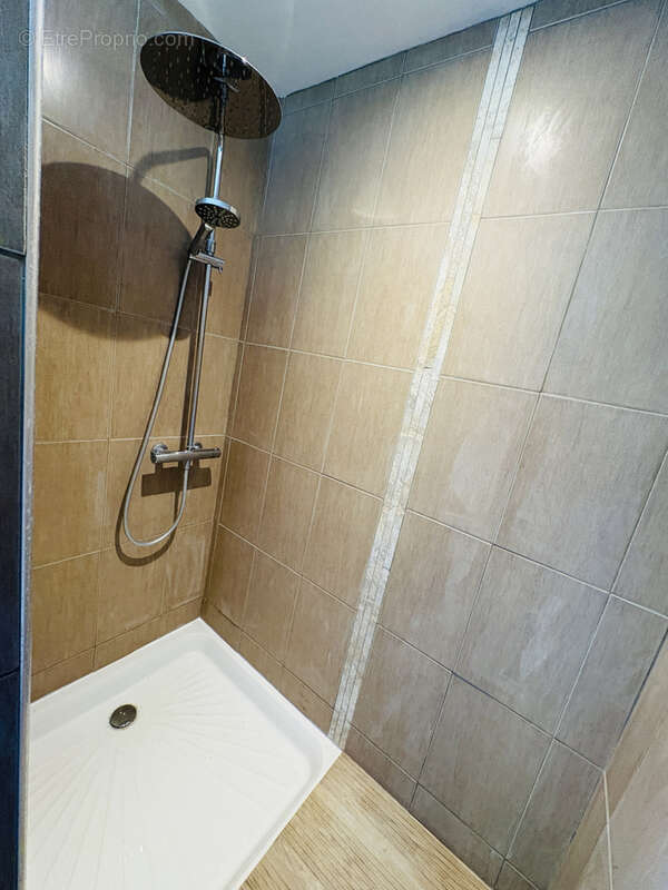 Appartement rénové, en plein centre, très lumineux. - photo 10