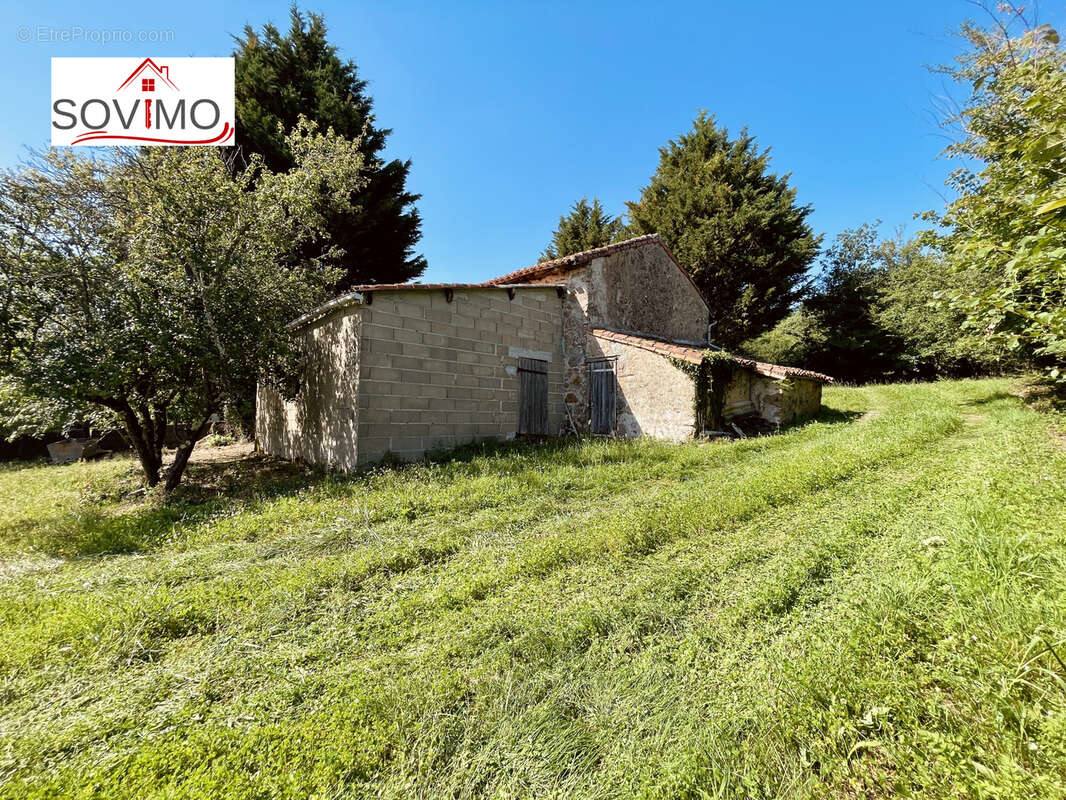 Maison à AVAILLES-LIMOUZINE