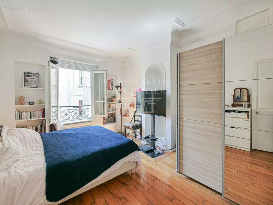 Victor hugo. ensemble de deux appartements en dernier étage idéalement situés. - photo 4