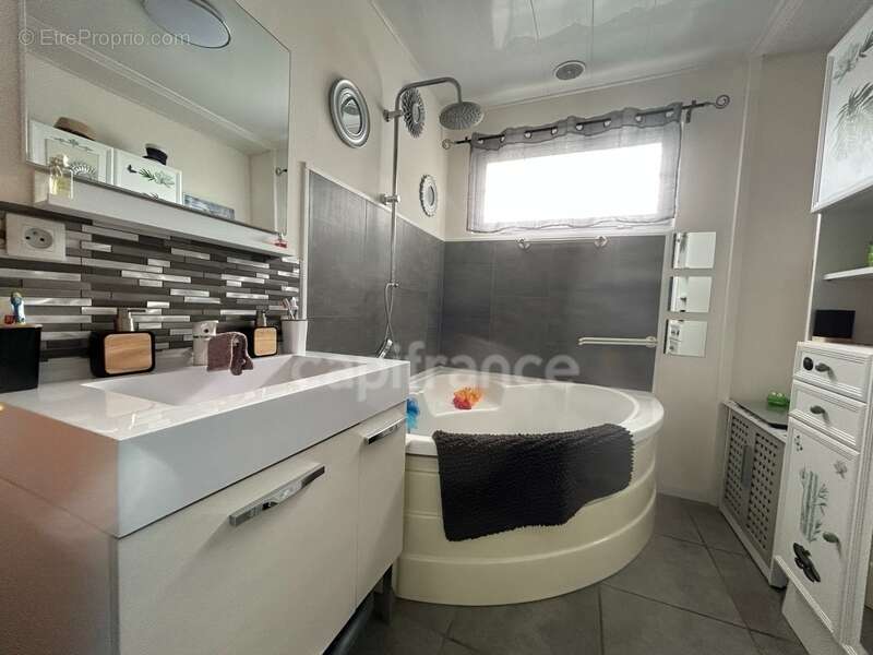 Maison à SAINT-JORY-LAS-BLOUX