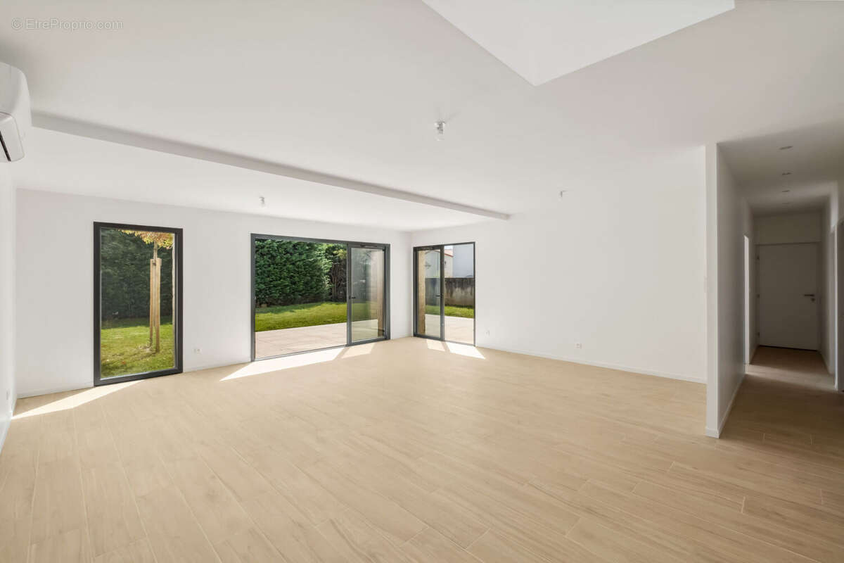 Photo 8 - Maison à MARENNES