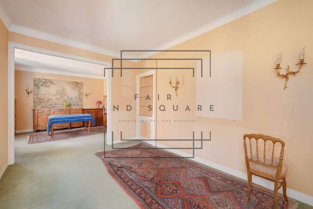 Appartement à NEUILLY-SUR-SEINE