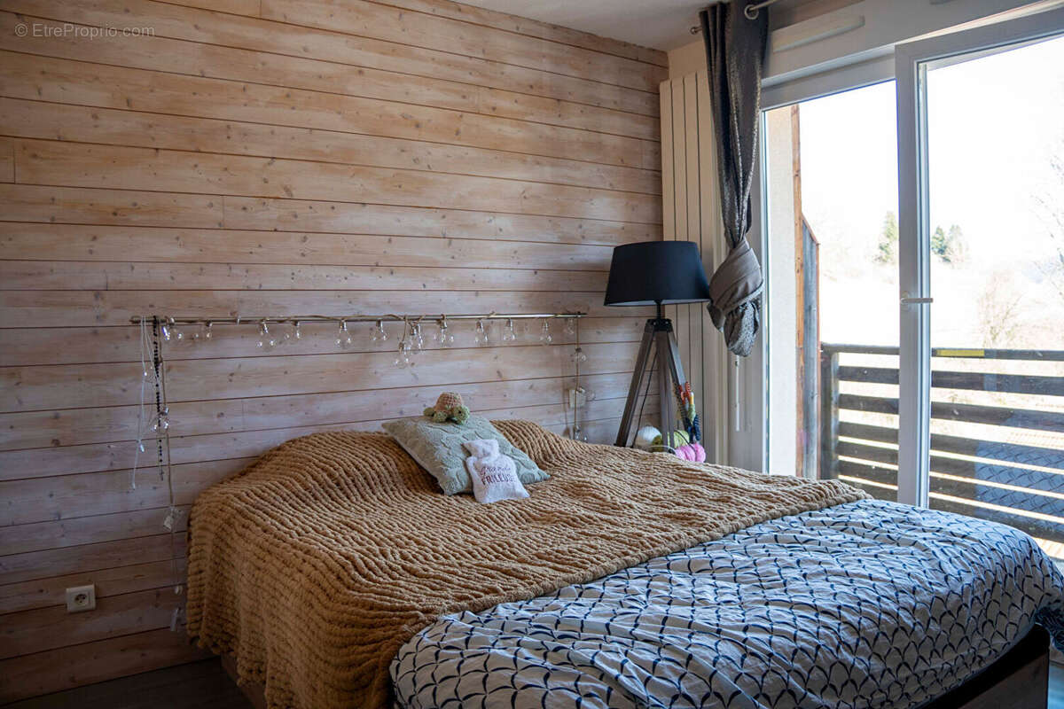 Appartement à LA CLUSE-ET-MIJOUX