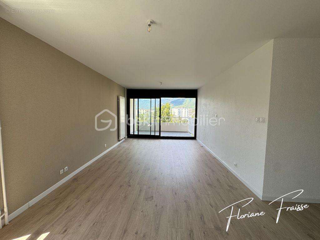 Appartement à MEYLAN