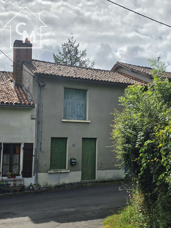 Maison à LESSAC