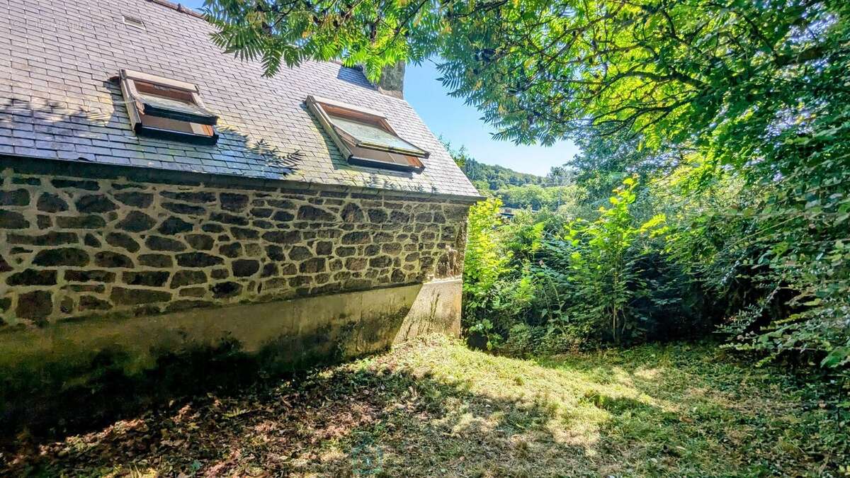 À 8 kilometres de Baud  Maison en pierres, début XXe siècle, face au Blavet - photo 27