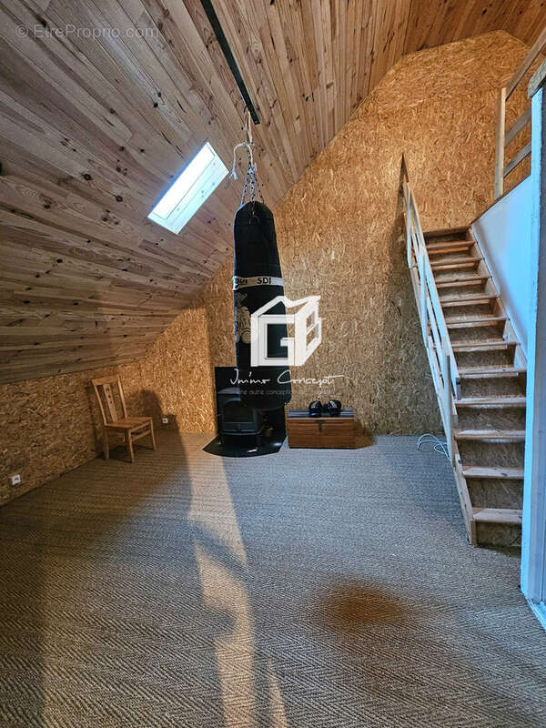 Maison à LUC-LA-PRIMAUBE