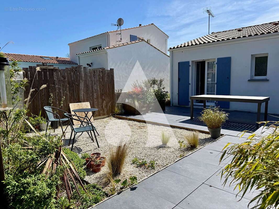 Maison à MORNAC-SUR-SEUDRE