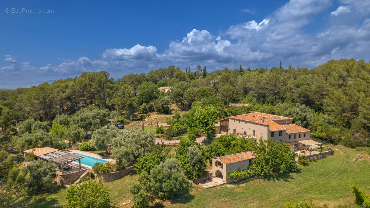 Maison à BAGNOLS-EN-FORET