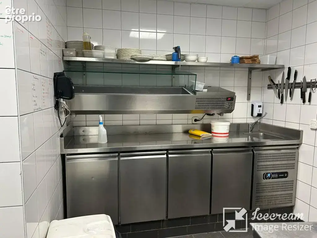 Antibes : Brasserie, situation centrale, emplacement de choix, terrasse exposée sud, parking. - photo 9