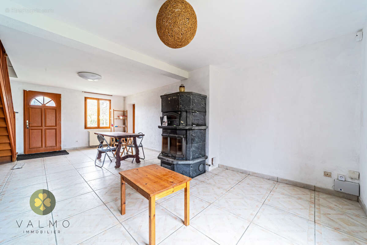 Maison à TACOIGNIERES