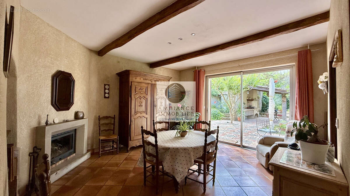 Maison à ETOILE-SUR-RHONE