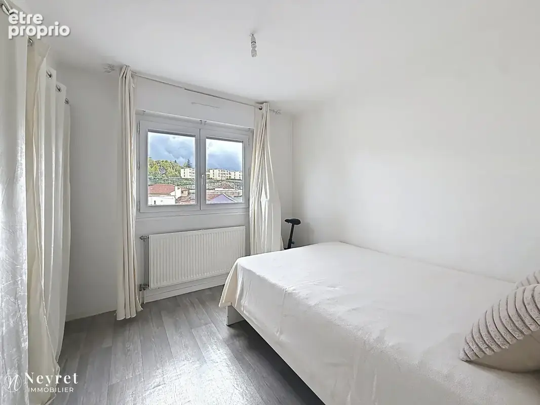 T4 avec garage et balcon chateaucreux - photo 9