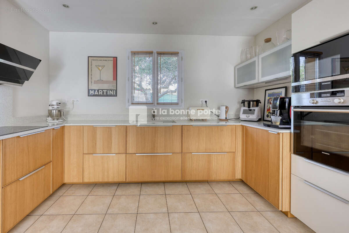 Maison 109 m² à Aubagne  - photo 8