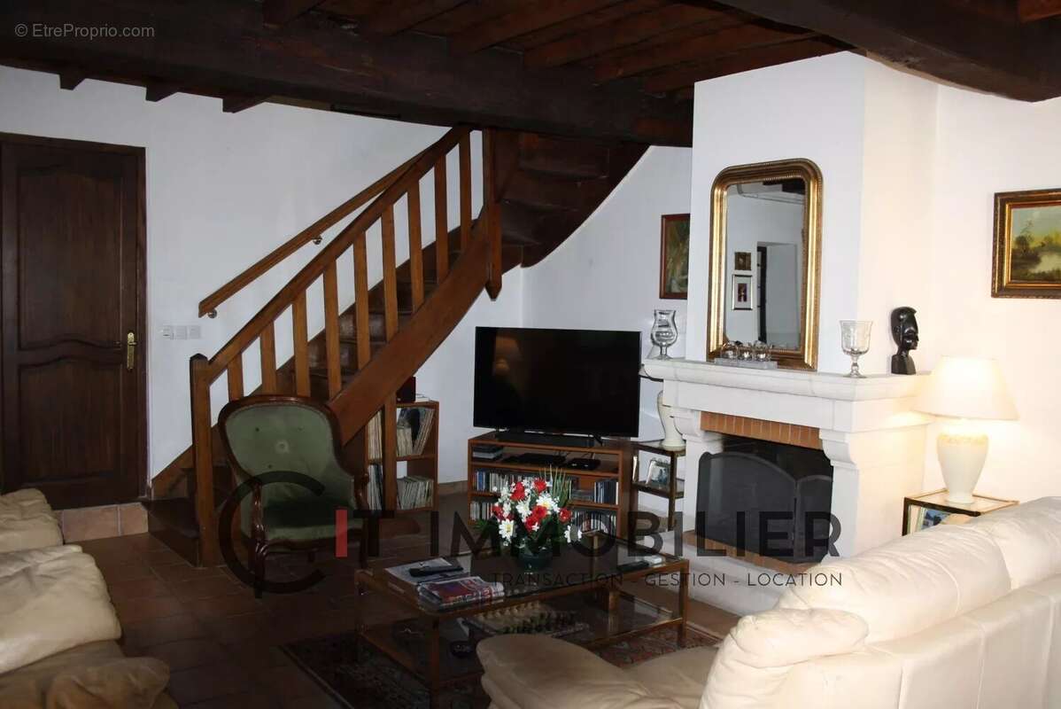 Maison à FAVERGES-DE-LA-TOUR